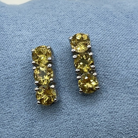 Sterling Silver 925 Yellow Gemstone Stud Earrings. 3 Gemstones Prong Set - Picture 1 of 11